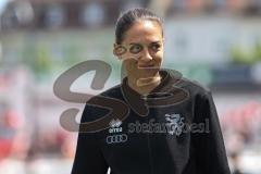3. Liga; TSV 1860 München - FC Ingolstadt 04; Cheftrainerin Sabrina Wittmann (FCI) am Spielfeld gut gelaunt