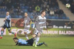 3. Liga; SV Waldhof Mannheim - FC Ingolstadt 04; Zweikampf Kampf um den Ball Klünter Lukas (24 SVWM) Sebastian Grönning (11, FCI)