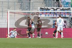 3. Liga; FC Ingolstadt 04 - MSV Duisburg; Jonas Scholz (15, FCI) rettet auf der Linie, Torwart David Klein (47, FCI) Benjamin Kanuric (37 FCI)  Lukas Fröde (34, FCI) Remmert Peter (39 MSV) Besuschkow Max (17 MSV)