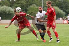 Bezirksliga - Saison 2024/25 - Marvin Haug links rot Attaching - Emre Arik (Nr.31 - FC Fatih) - Maximilian Tessner rot rechts Attaching -  Foto: Meyer Jürgen