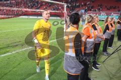 Toto-Pokal - Saison 2023/2024 - FC Ingolstadt 04 - Jahn Regensburg - Elmeterschießen gewonnen - jubel - Torwart Marius  Funk (Nr.1 - FCI) hält den Elfmeter - auf dem weg zu den Fans - Foto: Meyer Jürgen