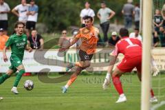 Toto-Pokal; SV Manching - FC Ingolstadt 04; Arian Llugiqi (25, FCI) Romeo Öxler (SVM) Torwart Thomas Obermeier (SVM)