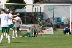 Bezirksliga - Saison 2024/25 - SV Manching - TSV Jetzendorf - Der 2:3 Anschlusstreffer durch Sebastian Graßl (Nr.10 - SV Manching) - jubel - Josef Strohmeier Torwart Jetzendorf - XXXXX - Foto: Meyer Jürgen