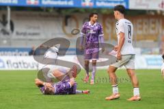 Toto-Pokal; SV Wacker Burghausen - FC Ingolstadt 04; Simon Lorenz (32, FCI) bleibt verletzt liegen Wagner, Noah (8 SVWB) Schwarzensteiner, Benedikt (3 SVWB)