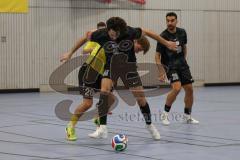 Lotto Bayern Hallencup - Lindenkreuzhalle Saison 2024/25 - FC Hitzhofen - FC Türk Sport Garching  - Tobias Schmid gelb Hitzhofen - Abdulhamit Zorlu schwarz Türk Garching - Foto: Meyer Jürgen