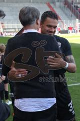 3. Liga - Saison 2024/25 - FC Ingolstadt 04 - SV Wehen Wiesbaden - Verabschiedung - Pascal Testroet (Nr.37 - FCI) - Geschäftsführer Sport und Kommunikation Dietmar Beiersdorfer (FCI) - Foto: Meyer Jürgen