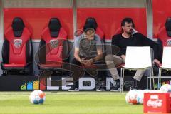 2.BL; FC Ingolstadt 04 - 1. FC Heidenheim; Cheftrainer Roberto Pätzold (FCI) und Sportmanager Malte Metzelder (FCI) auf der Trainerbank