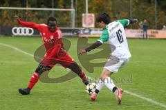 Kreisklasse - Saison 2025/26- Türk SV Ingolstadt - SV Lippertshofen - Ousseynou Tamba rot Türkisch  - Linus Pfaller weiss Lippertshofen - Foto: Meyer Jürgen