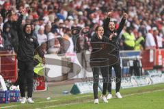 3. Liga; Energie Cottbus - FC Ingolstadt 04; Tor Jubel Treffer Deniz Zeitler (38, FCI) Cheftrainerin Sabrina Wittmann (FCI) Co-Trainer Ilia Gurev (FCI) Co-Trainer Fabian Reichler (FCI)