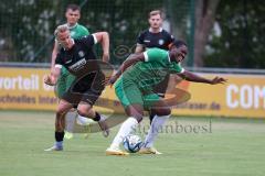 Bezirksliga - Saison 2025/26 - FC Gerolfing - VFR Garching - Staas Miitko schwarz Garching - Mamadou Diallo grün Gerolfing - Foto: Meyer Jürgen