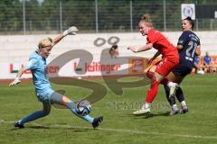 DFB - Pokal Frauen 1. Runde - Saison 2023/2024 - FC Ingolstadt 04 - FC Carl Zeiss Jena - Nina Penzkofer (Nr.13 - FCI Frauen) vergibt eine Torchance - Metzner Anika blau Jena - Foto: Meyer Jürgen