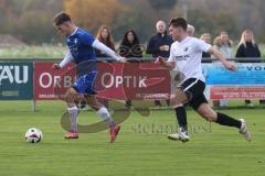 Kreisliga - Saison 2024/25- SV Hundszell - SV Menning -  - Simon Wolfsfellner blau Menning - Leon Drees weiss Hundszell - Foto: Meyer Jürgen