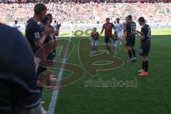 3. Liga - Saison 2024/25 - FC Ingolstadt 04 - SV Wehen Wiesbaden - Pascal Testroet (Nr.37 - FCI) wird ausgewechselt - Die Mannschaft bildet einen Spalier - Foto: Meyer Jürgen