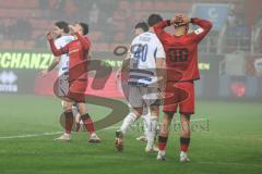 3. Liga; FC Ingolstadt 04 - MSV Duisburg; Torchance verpasst Max Besuschkow (17, FCI) ärgert sich, Marcel Costly (22, FCI) Schlicke Ben (40 MSV)