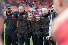 3. Liga; FC Ingolstadt 04 - SV Waldhof Mannheim; Spiel ist aus, Sieg Jubel Freude Besprechung Cheftrainerin Sabrina Wittmann (FCI) in der Mitte Kreis