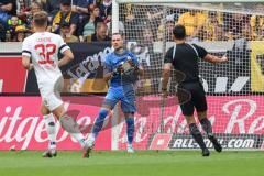 3. Liga; SG Dynamo Dresden - FC Ingolstadt 04; Save Torwart Marius Funk (1, FCI) Simon Lorenz (32, FCI)