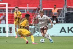 3. Liga; FC Ingolstadt 04 - Alemannia Aachen; Zweikampf Kampf um den Ball Joel da Silva Kiala (37 AA) Max Plath (14 FCI)