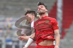 3. Liga - Saison 2025/26 - SV Wehen/Wiesbaden - FC Ingolstadt 04  - Sascha Mockenhaupt (Nr.4 - Wiesbaden) - Linus Rosenlöcher (Nr.19 - FCI) - Foto: Meyer Jürgen