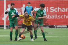 AUDI Amateuercup - Saison 2024/25 - TSV Lichtenau - FC Geisenfeld - Christian Feil grün links Geisenfeld - Deniz Hadzic gelb Lichtenau - Manuel Obermeier grün rechts Geisenfeld - Foto: Meyer Jürgen