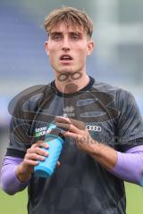 Toto-Pokal; SV Wacker Burghausen - FC Ingolstadt 04; vor dem Spiel Elias Decker (4, FCI)