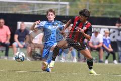 Bayernliga Nord - Saison 2024/25 - FC Ingolstadt 04 II - FC Münchberg - Johann Chirinos (Nr.13 - FCI U21) - Hüttemann Jan blau Münchberg - Foto: Meyer Jürgen