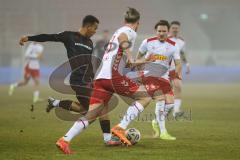 3. Liga; SSV Jahn Regensburg - FC Ingolstadt 04; Torchance verpasst Marcel Costly (22, FCI) Seidel Nick (33 SSV) Strauss Felix (4 SSV)