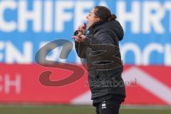 3. Liga - Saison 2025/26 - Hansa Rostock - FC Ingolstadt 04  - Cheftrainerin Sabrina Wittmann (FCI) gibt Anweisungen - XXXXX - Foto: Meyer Jürgen