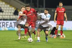 3. Liga; SSV Ulm - FC Ingolstadt 04; Zweikampf Kampf um den Ball Dennis Kaygin (10, FCI) El-Zein Abu-Bekir (26 Ulm) Seegert Marcel (21 Ulm)