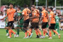 Toto-Pokal; SV Manching - FC Ingolstadt 04; Tor Jubel Treffer Pascal Testroet (37, FCI) mit Lukas Fröde (34, FCI) Tobias Schröck (21, FCI) Simon Lorenz (32, FCI) Felix Keidel (43, FCI) Daouda Beleme (9, FCI)