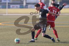 Bezirksfreundschaftsspiel - Saison 2024/25- TSV Gaimersheim - TSV Allershausen - Nico von Swiontek Brzezinski (Nr.17 - TSV Gaimersheim) - Alexander Holzmaier rot Allershausen - Foto: Meyer Jürgen