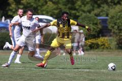 Bezirksliga - Saison 2024/25- TSV Gaimersheim - SE Freising - Franz Reinwald (Nr.10 - TSV Gaimersheim) - Osaro Aiteniora gelb Freising - Foto: Meyer Jürgen