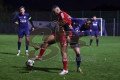 Kreisklasse - Saison 2025/26- TSV Etting - Türkisch SV Ing - Mertcan Gürses rot Türkisch  - Christian Redl blau Etting - Foto: Meyer Jürgen