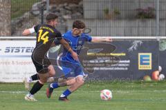 Kreisklasse - Saison 2025/26- TSV Großmehring - ST Scheyern - Dominic Filser blau Großmehring - Thomas Thurner schwarz Scheyern - Foto: Meyer Jürgen