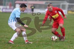 Kreisliga - Saison 2025/26- TSV Kösching - FC Sandersdorf - Jonas Betz rot Kösching - Andreas Winkler blau Sandersdorf - Foto: Meyer Jürgen