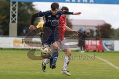 Kreisliga - Saison 2025/26- SV Hundszell - TV Münchsmünster - Lorenz Pastaschek rot Hundszell - Leo Kreitmayer blau Münchsmünster - Foto: Meyer Jürgen