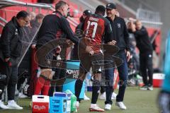 3. Liga - Saison 2026/27 - FC Ingolstadt 04 - SV Wehen Wiesbaden - Cheftrainer Achim Beierlorzer (FCI) - Obed Ugondu (Nr.17 - FCI) wird eingewechselt - Foto: Meyer Jürgen