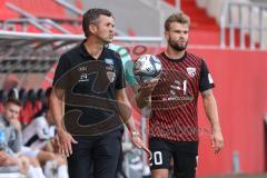 3. Liga; FC Ingolstadt 04 - SSV Ulm 1846; Cheftrainer Michael Köllner (FCI) an der Seitenlinie, Spielerbank Yannick Deichmann (20, FCI)