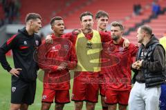 3. Liga; FC Ingolstadt 04 - SSV Ulm; Sieg Jubel Freude nach dem Spiel, Spieler bedanken sich bei den Fans Jonas Scholz (15, FCI) Marcel Costly (22, FCI) Julian Kügel (29, FCI) Elias Decker (4, FCI) Yannick Deichmann (20, FCI) Mattis Hoppe (2, FCI)