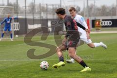 3. Liga - Testspiel - Saison 2025/26 - FC Ingolstadt 04 - SSV 1846 Ulm - Ognjen Drakulic (Nr.30 - FCI) - Luis Görlich (Nr.2 - SSV Ulm) - Foto: Meyer Jürgen