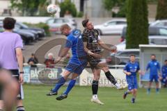 Kreisklasse - Saison 2025/26- TSV Großmehring - ST Scheyern - Thomas Thurner schwarz Scheyern - Maximilian Samweber blau Großmehring - Foto: Meyer Jürgen