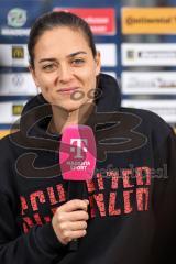 3. Liga; Hannover 96 II - FC Ingolstadt 04; vor dem Spiel Interview Cheftrainerin Sabrina Wittmann (FCI)