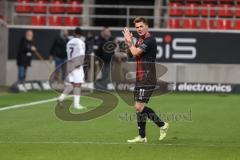 3. Liga; FC Ingolstadt 04 - VfL Osnabrück; Sebastian Grönning (11, FCI) geht vom Platz, drei Tore, Fans jubeln