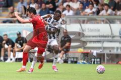Toto Pokal; FC Memmingen - FC Ingolstadt 04, 2. Runde; Zweikampf Kampf um den Ball Obed Ugondu (17, FCI)