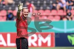 DFB-Pokal; FC Ingolstadt 04 - 1. FC Kaiserslautern; vor dem Spiel Torwart Marius Funk (1, FCI)