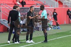 3. Liga; FC Ingolstadt 04 - SSV Ulm 1846; Diskussion Schiedsrichter Sportdirektor Ivica Grlic  (FCI) Cheftrainer Michael Köllner (FCI)