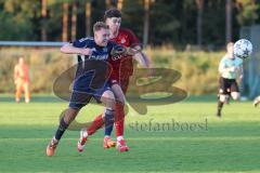 Kreisliga - Saison 2025/26- SV Zuchering - TV Münchsmünster - Yannick Stibbe rot Zuchering - Sebastian Hauber blau MÜ-Münster  - Foto: Meyer Jürgen