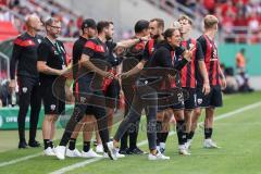 DFB-Pokal; FC Ingolstadt 04 - 1. FC Kaiserslautern; Cheftrainerin Sabrina Wittmann (FCI) und Co-Trainer Fabian Reichler (FCI)Trinkpause