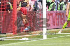 3. Liga; FC Ingolstadt 04 - SV Waldhof Mannheim; Torchance verpasst Marcel Costly (22, FCI) landet hinter der Bande