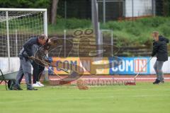 2. Bundesliga Frauen - Saison 2024/25 - FC Ingolstadt 04 Frauen - FSV Gütersloh - Der 5 Meterraum wird gesandet - XXXXX - Foto: Meyer Jürgen