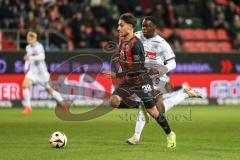 3. Liga; FC Ingolstadt 04 - VfL Osnabrück; Zweikampf Kampf um den Ball Deniz Zeitler (38, FCI) Amoako Kofi (6 VFLO)